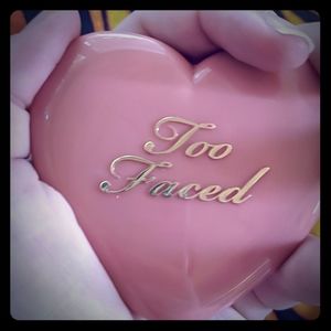 Too faced blush